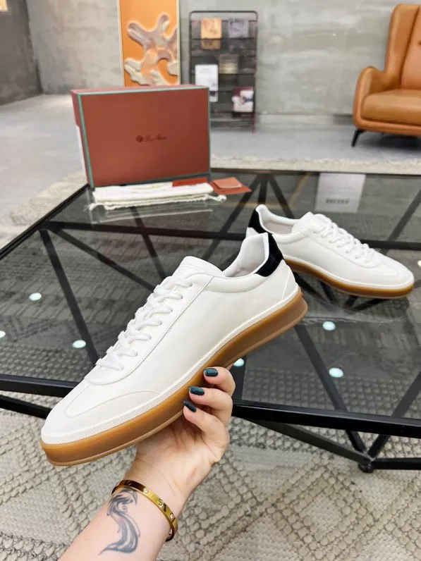 Factory price: 440💰Loro men's shoes💰iana top purchasing agent🇮🇹 men's shoes💰 The popular casual sneakers counter of the popular street man has new products at the same time. The uppers are made of cowhide fabric imported from Italy. The high-quality splicing technology has a classic and generous layout with a masculine temperament. Soft and comfortable cowhide lining. The soles: the original soles are specially provided by the original factory. The exclusive molded soles are super comfortable. The original factory follows the order. 🔍🔍High quality. You can enter and exit the counter at will. Welcome to compare. The code number is 38-44, customized 45